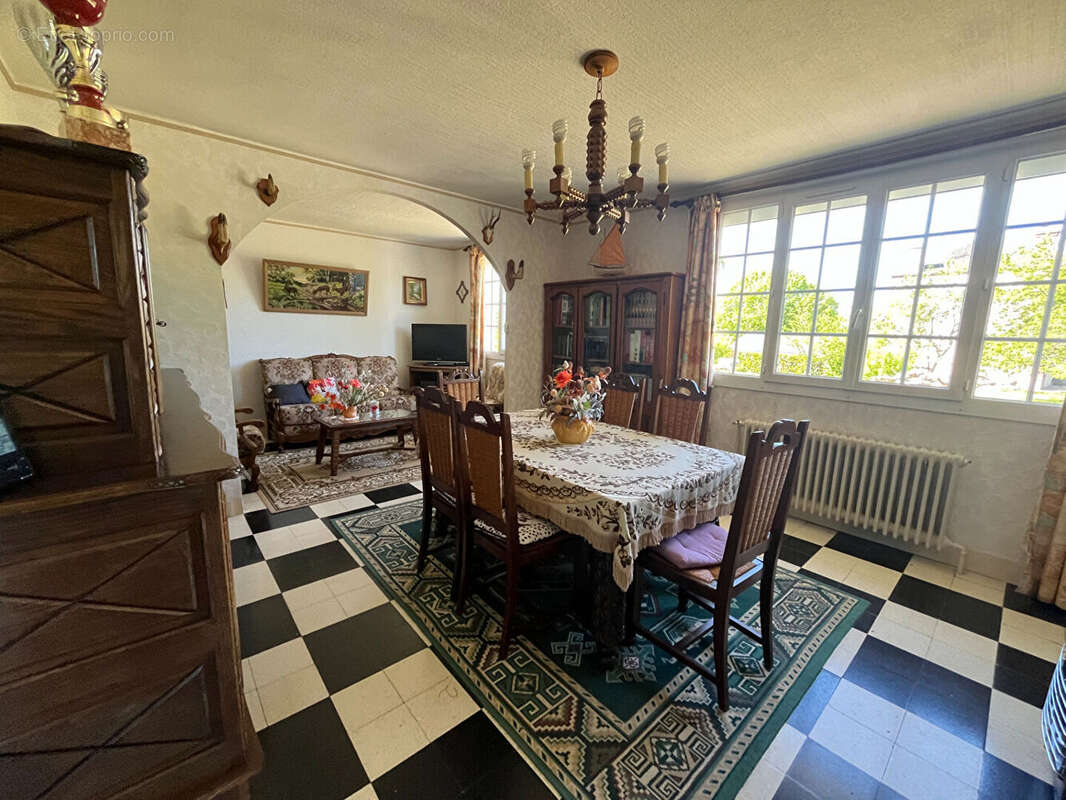 Maison à AUBIGNY-SUR-NERE