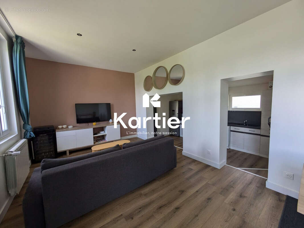 Maison à SAINT-MAGNE-DE-CASTILLON