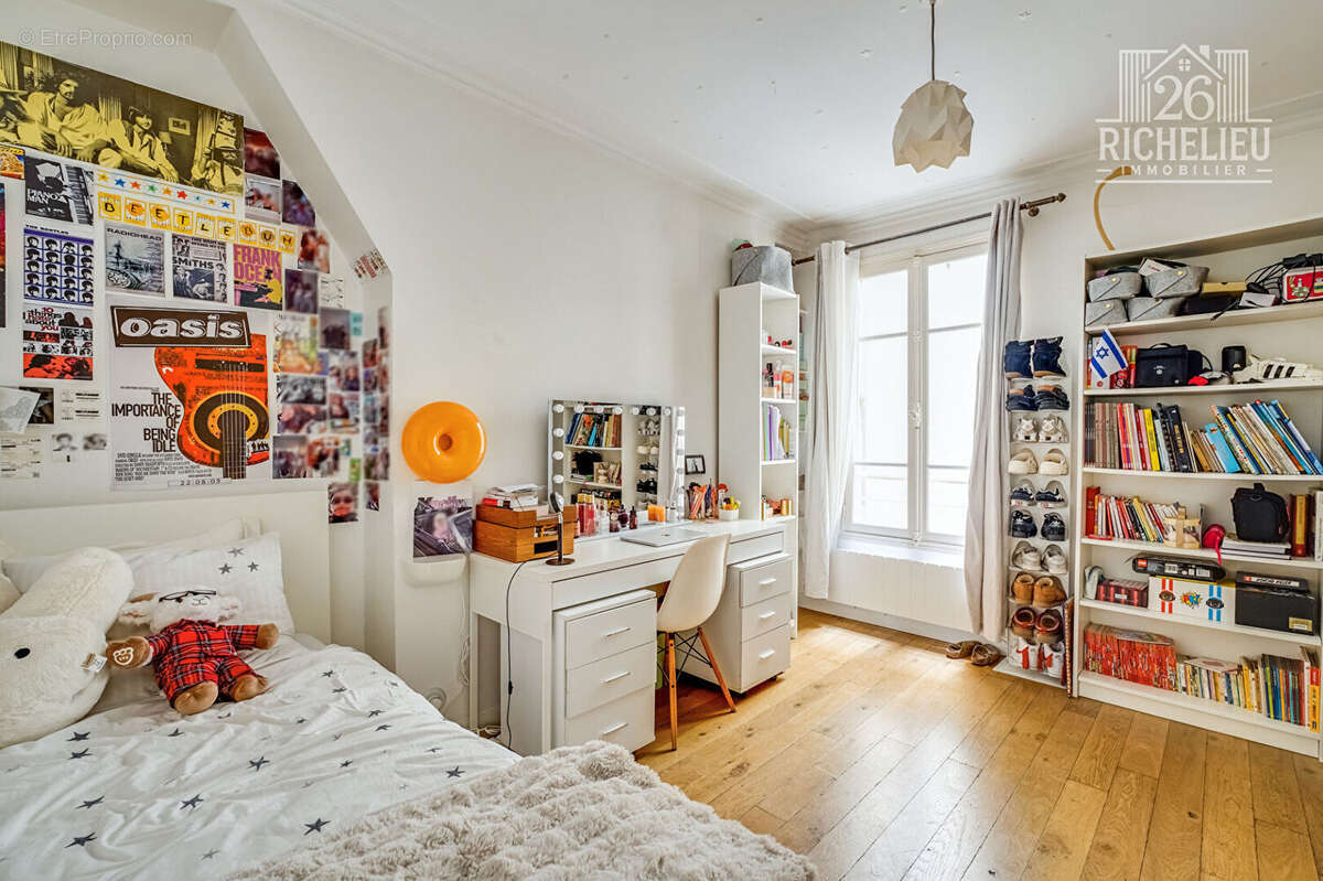 Appartement à PARIS-2E