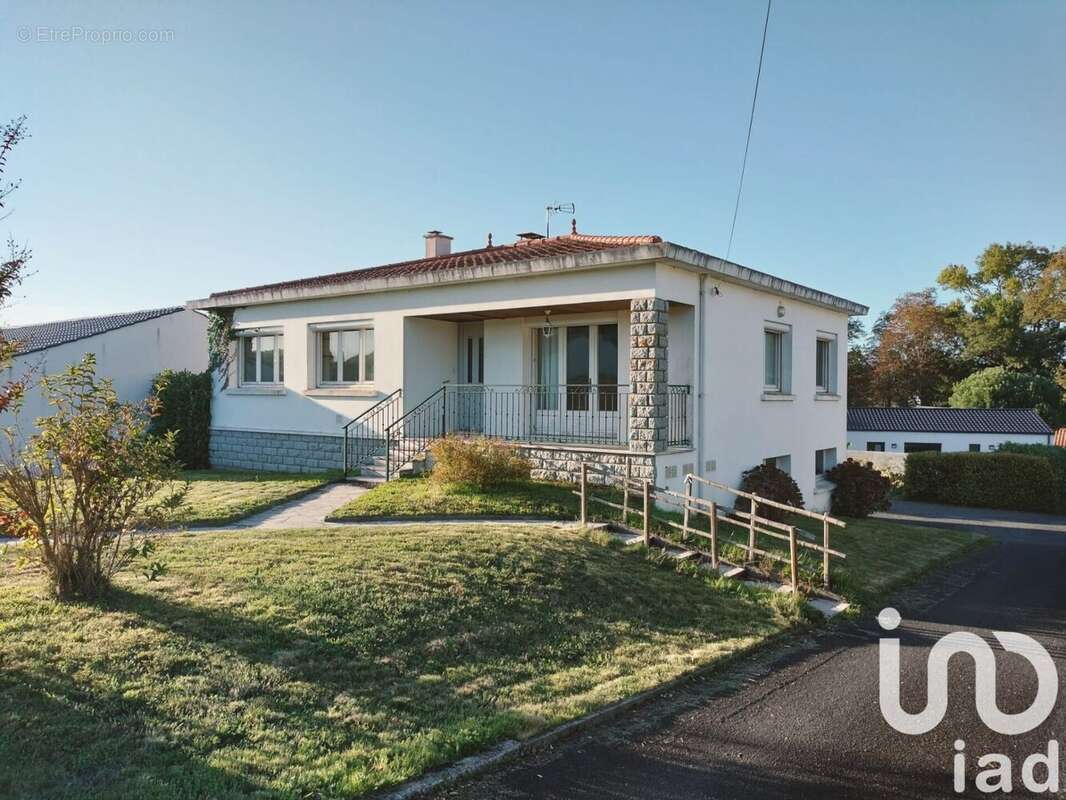 Photo 2 - Maison à CHALLANS