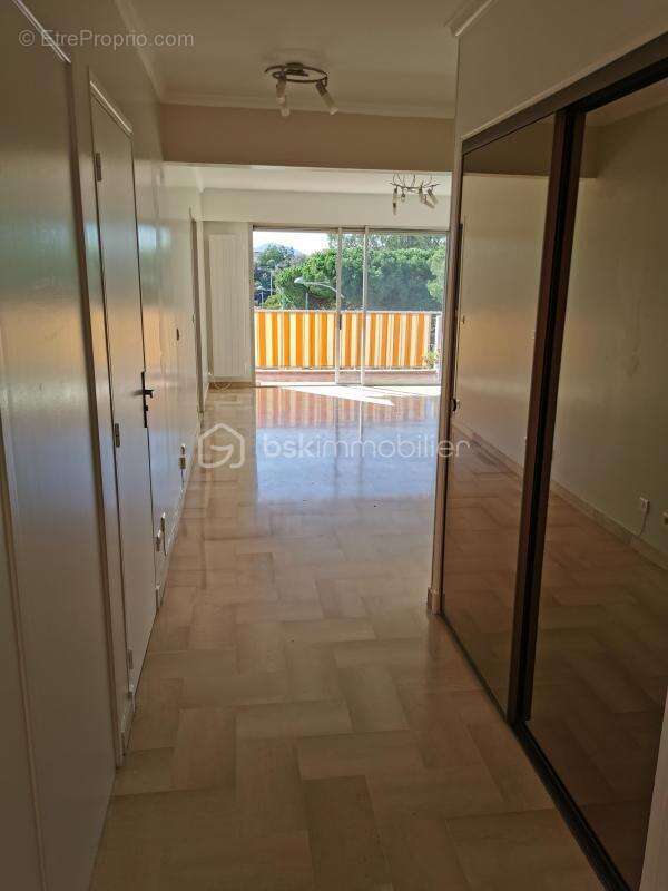Appartement à LE CANNET