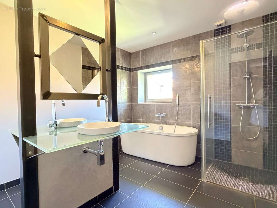 Maison 215 m² à Riom  - photo 8