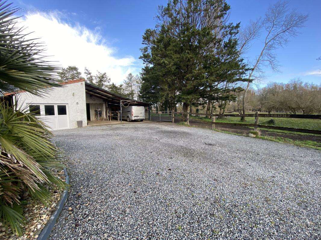 Maison à LES MATHES