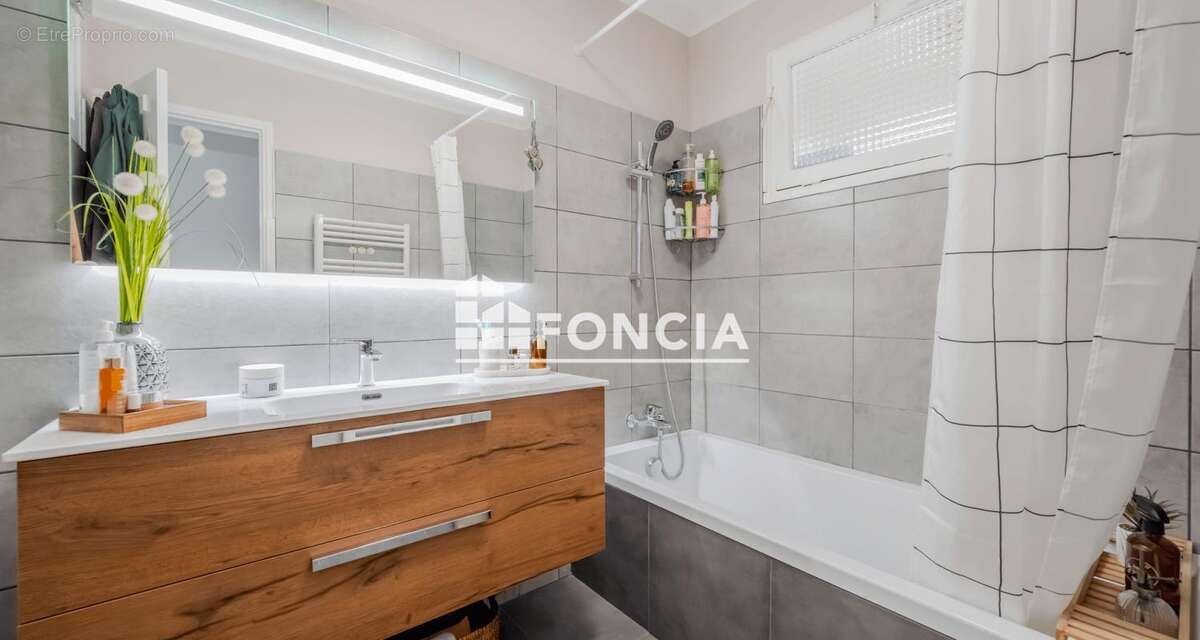 Appartement à HYERES