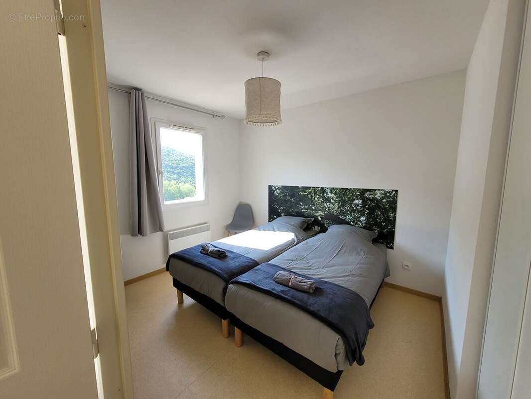 Appartement à AVENE