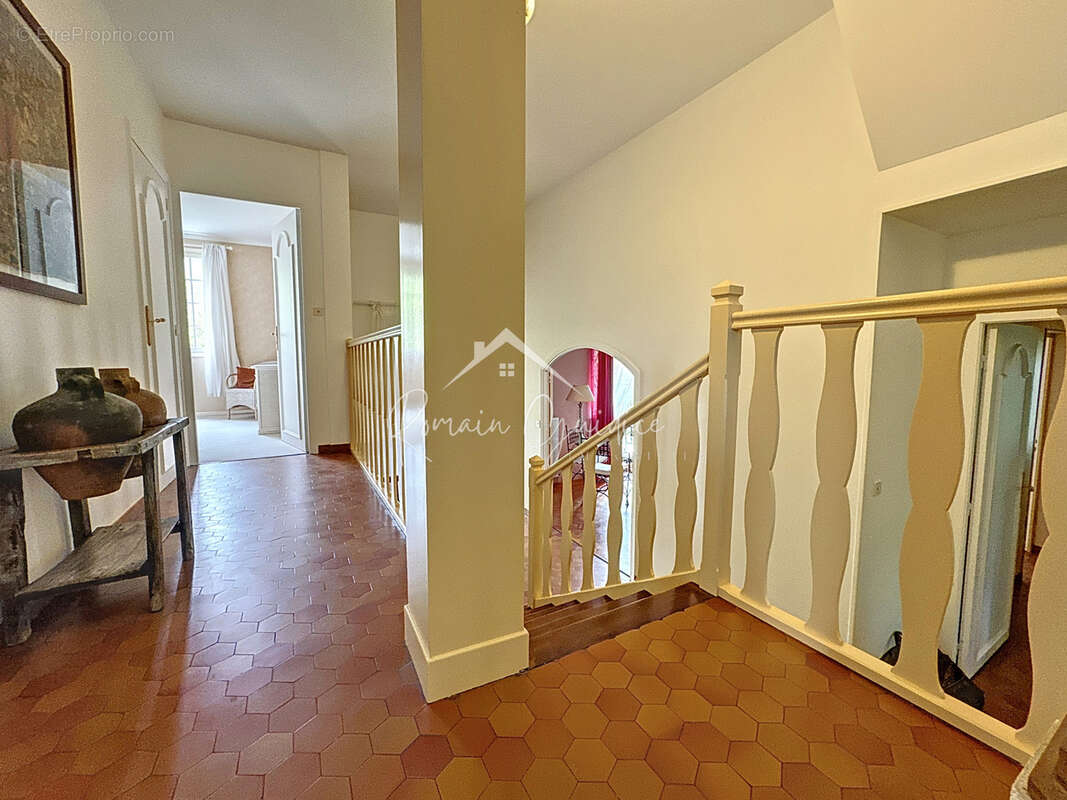 Maison à SAINT-GEORGES-DE-LUZENCON