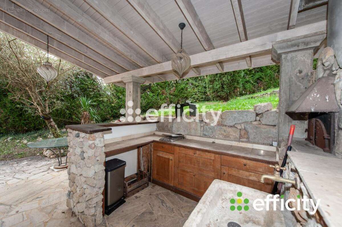 Maison à SAINT-PAUL-DE-VARCES