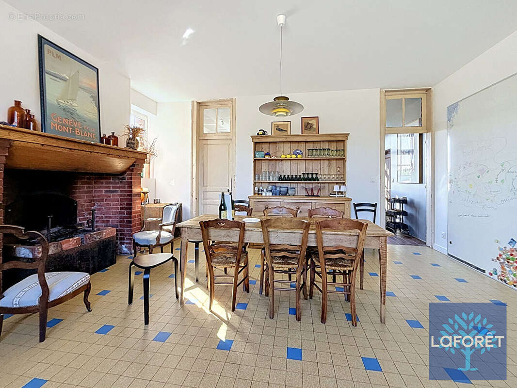 Maison proche BERNAY 10 pièce(s) 260 m2 - photo 3