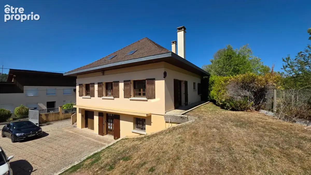 Villa Oyonnax 7 pièce(s) 269 m2 - photo 1