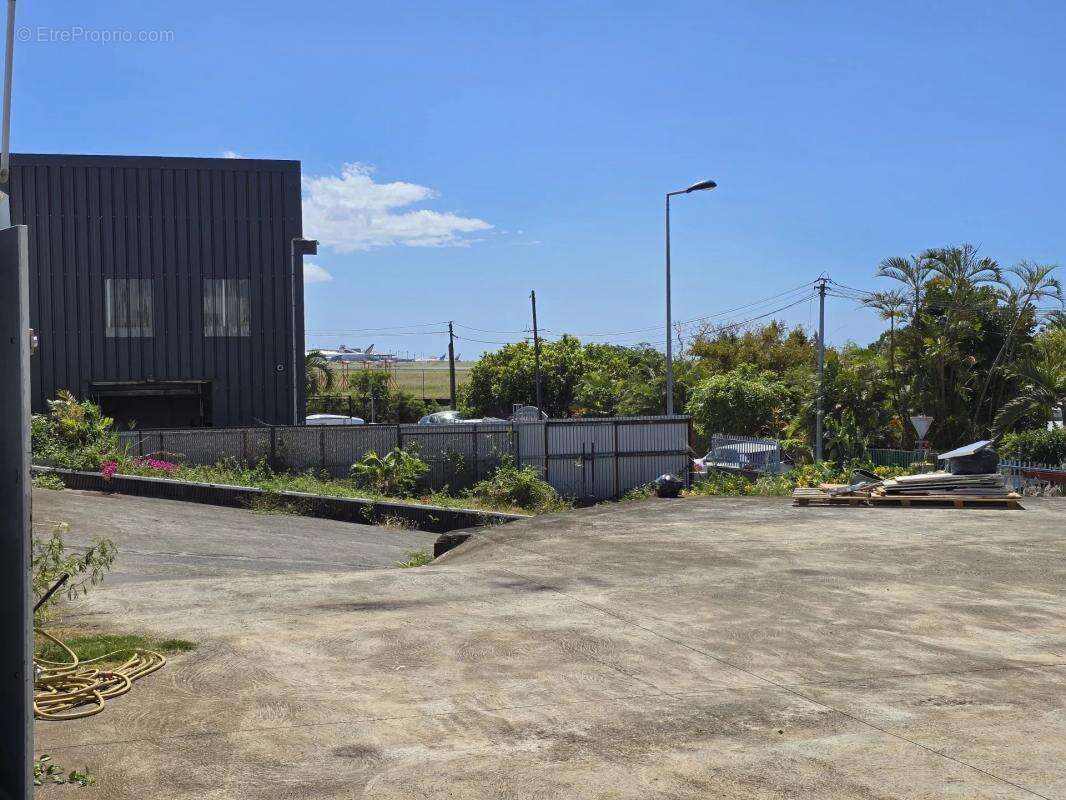 Commerce à SAINTE-MARIE