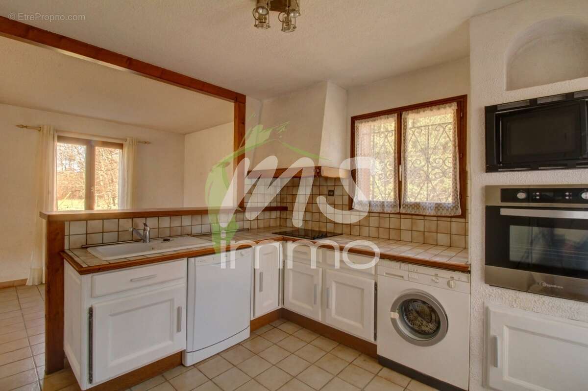 Maison à LA ROCHE-DES-ARNAUDS