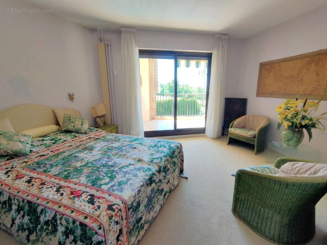 Appartement à MANDELIEU-LA-NAPOULE