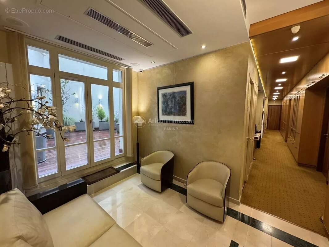 Appartement à PARIS-7E