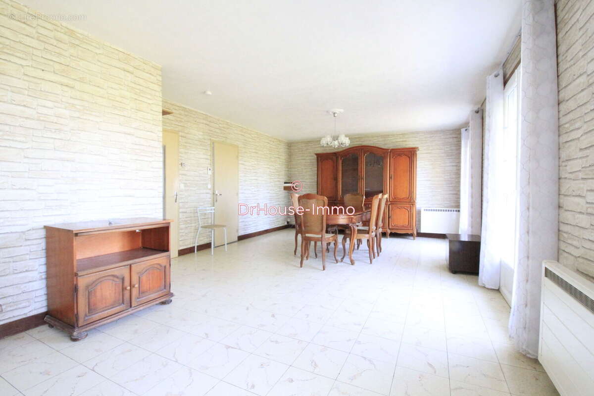 Maison à SAINT-PIERRE-DES-FLEURS