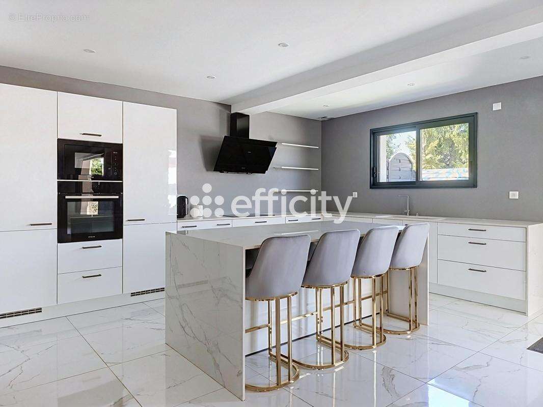 Maison 182 m² à Ballan-Mire  - photo 2