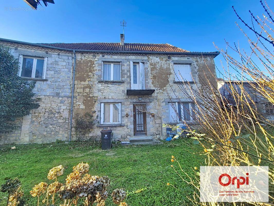 Maison à SAINT-RABIER