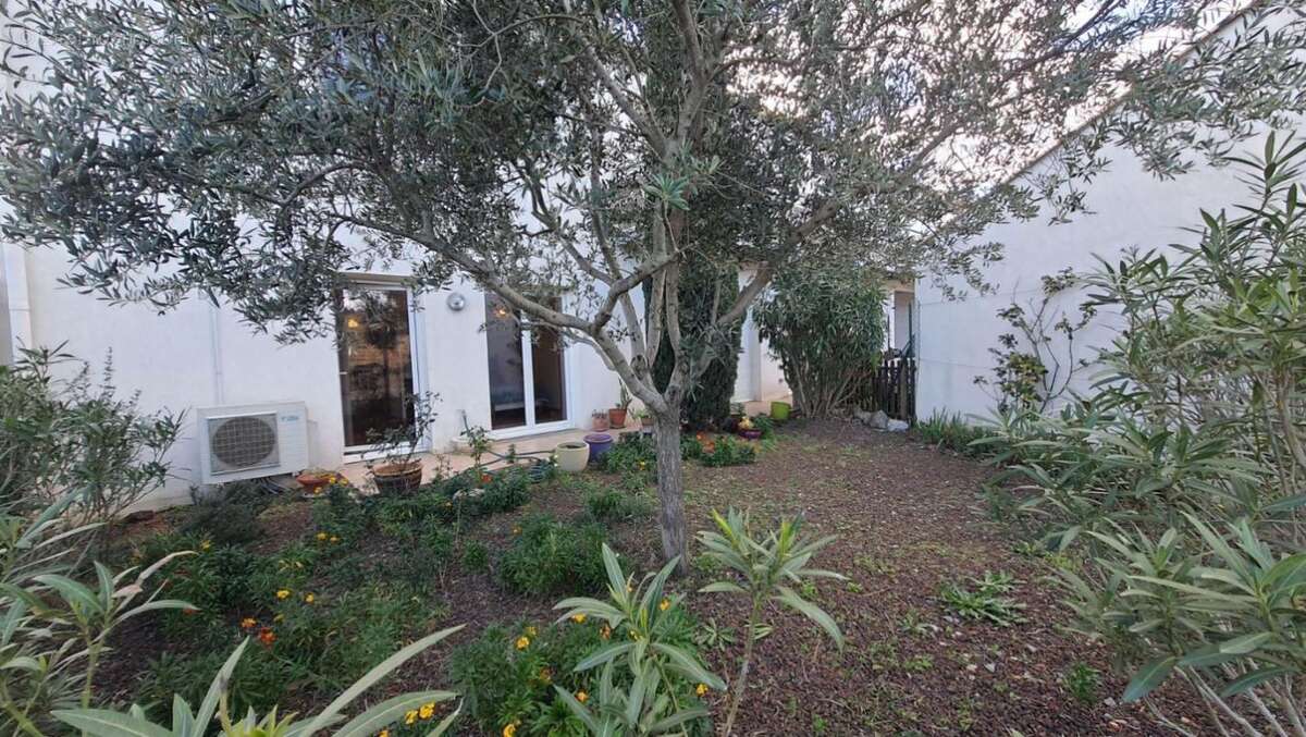 Appartement à MONTREDON-DES-CORBIERES