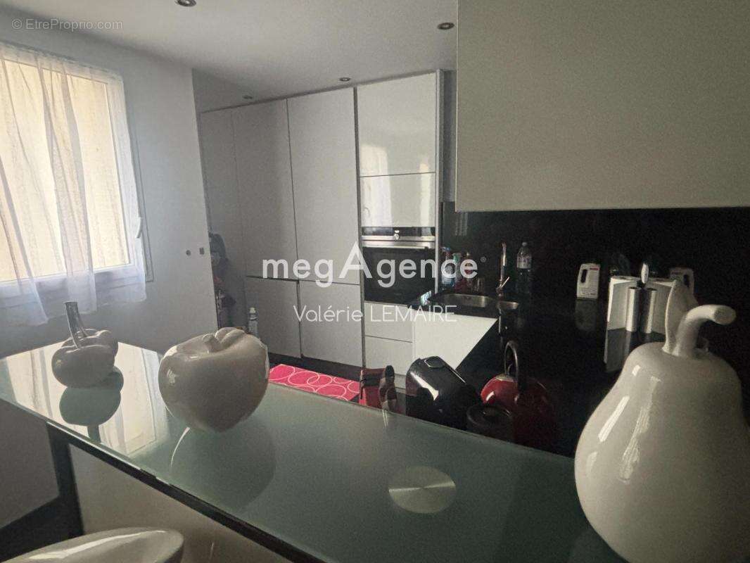 Appartement à MANDRES-LES-ROSES