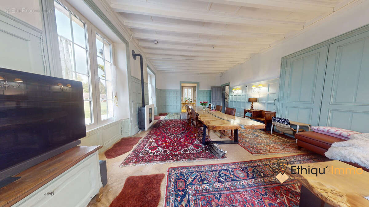 1682 m² à Troyes  - photo 5