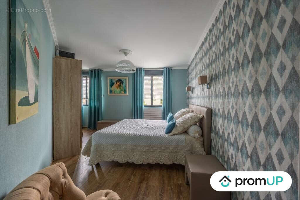 Maison à DONVILLE-LES-BAINS