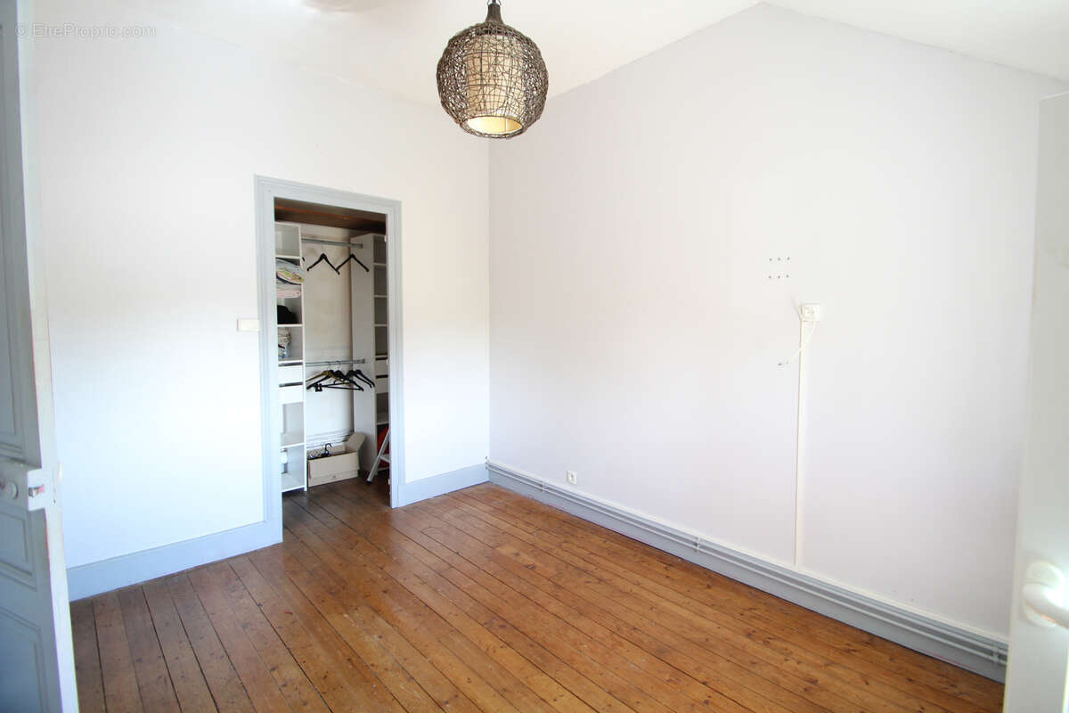 Maison de Bourg à Vendre 3 ou 4 chambres - photo 13