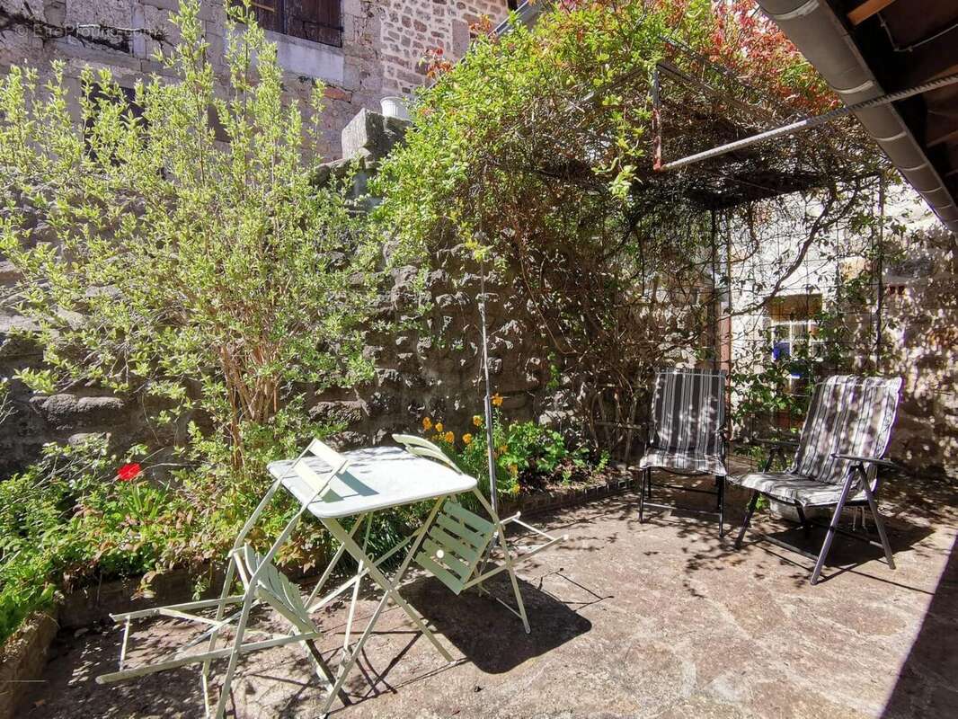   - Maison à LA SOUCHE