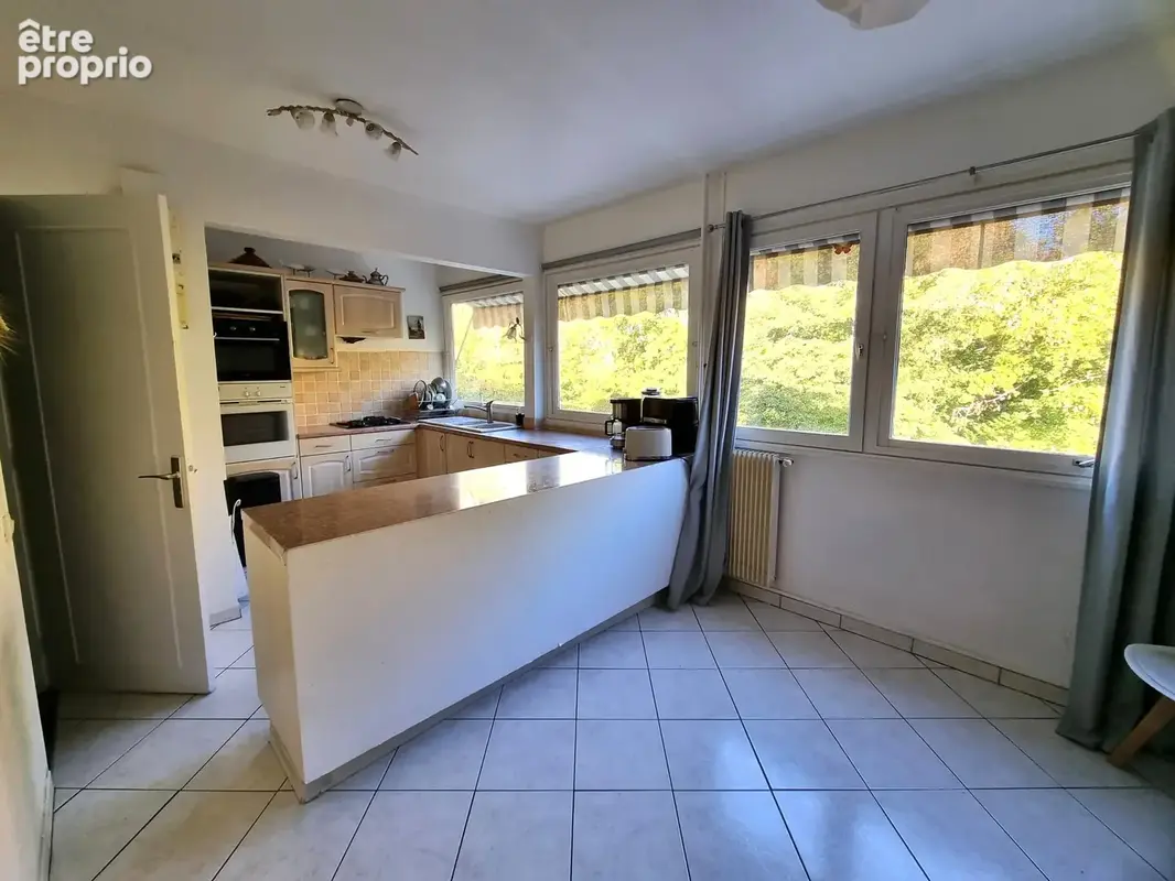 Vaux le penil - appartement 4 pieces - 2 chambres - 2 loggias - parking residence - photo 3