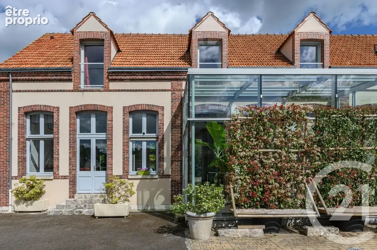 Maison 9 pièces 440 m² à vendre à Chartres (28000) - photo 5