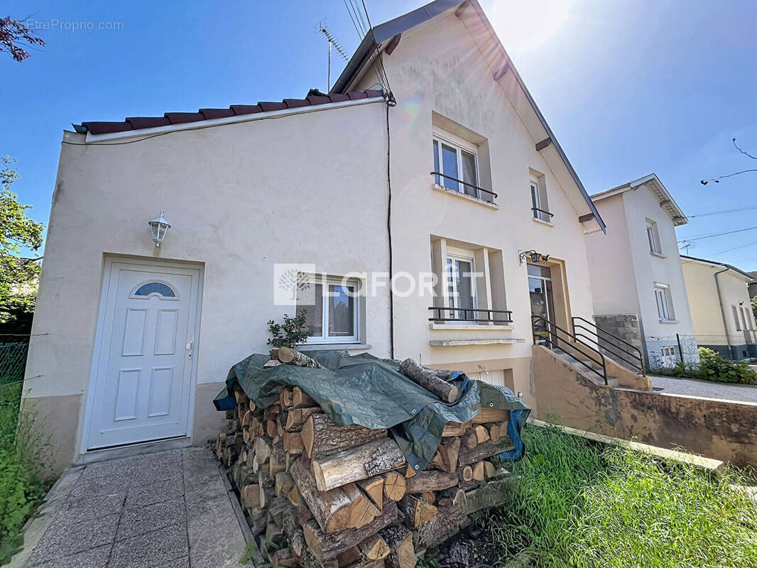 Maison à CHAUMONT