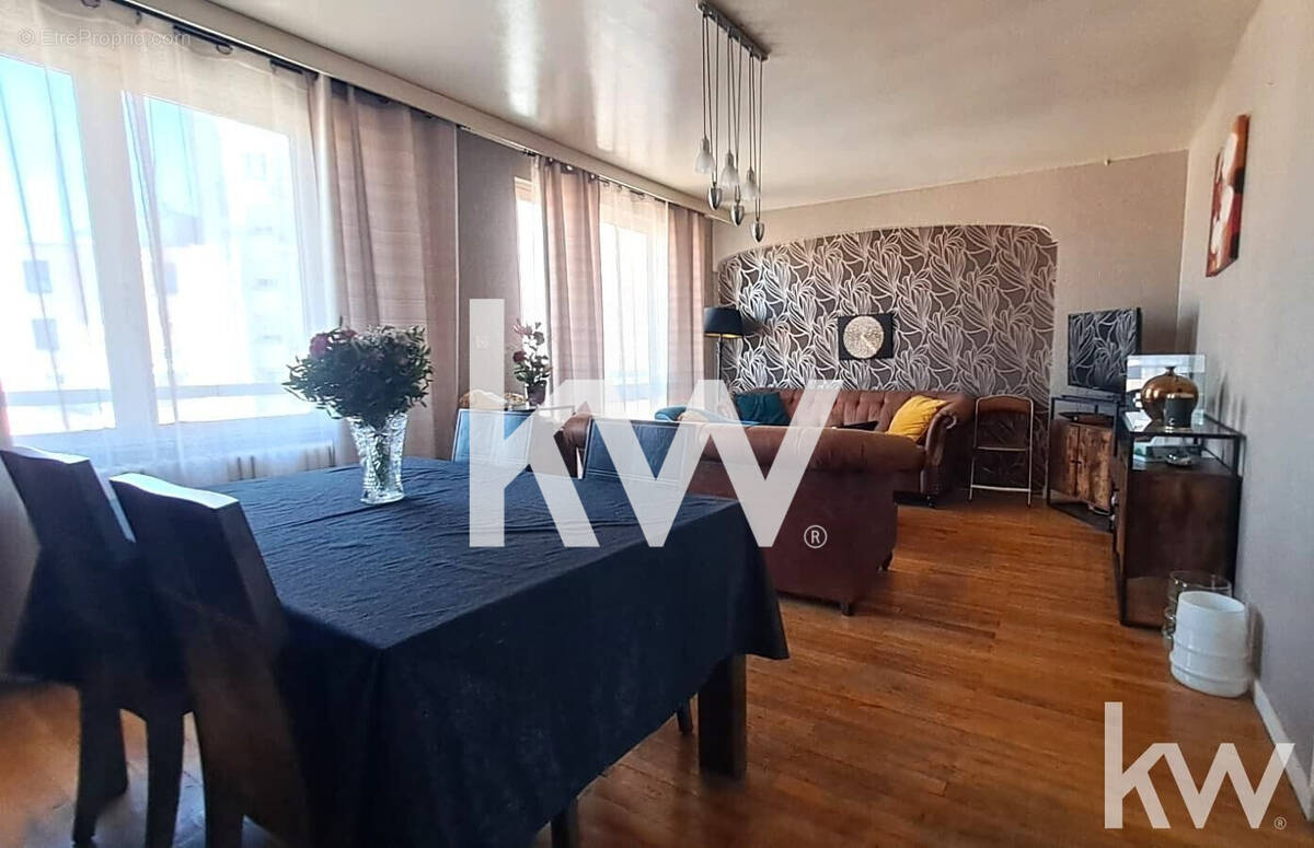 Appartement à SAINT-ETIENNE