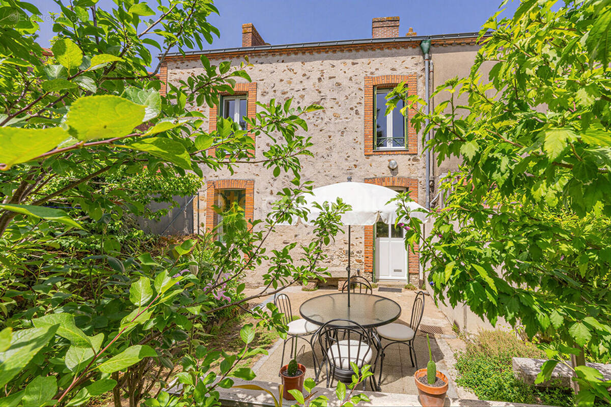 Maison à SAINT-COLOMBAN