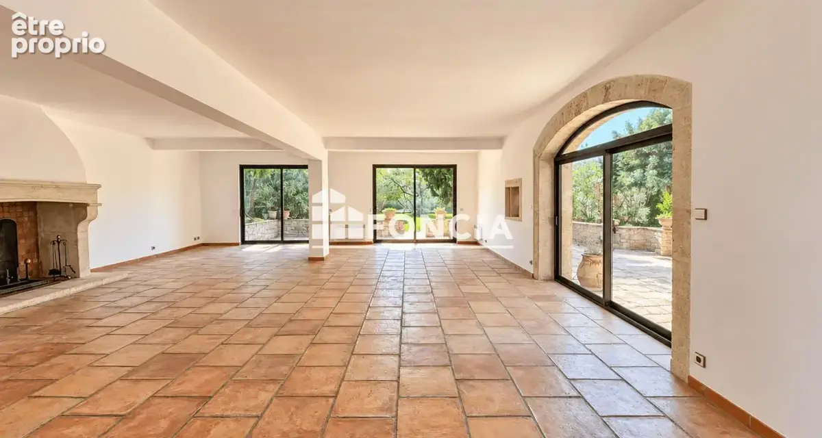 EXCLUSIVITE Magnifique maison de caractère au cœur de Clarensac – 332 m² – 5 chambres – garage – ascenseur - piscine - photo 4