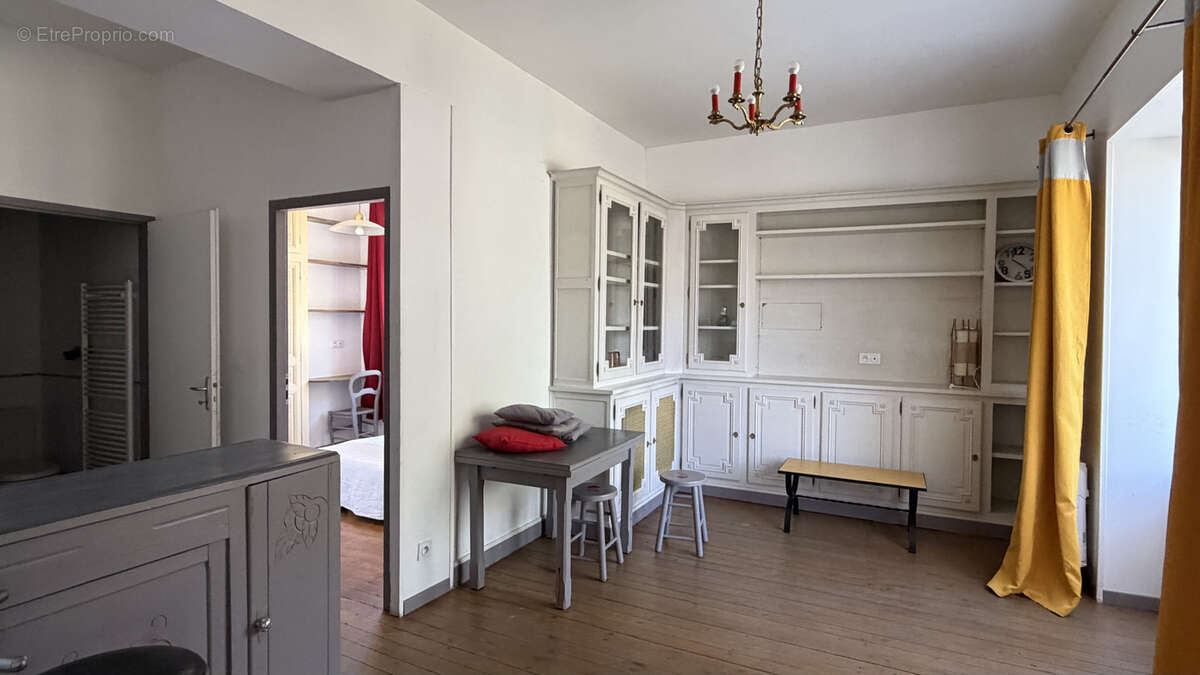 Maison à SAINT-JEAN-D'ANGELY