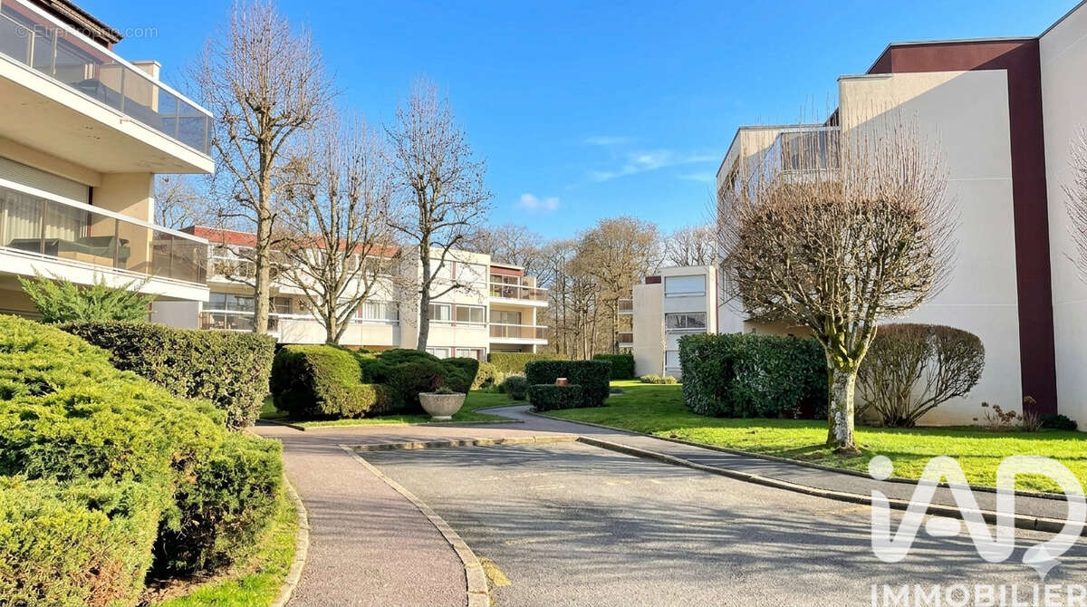 Photo 3 - Appartement à SAINT-CYR-L'ECOLE
