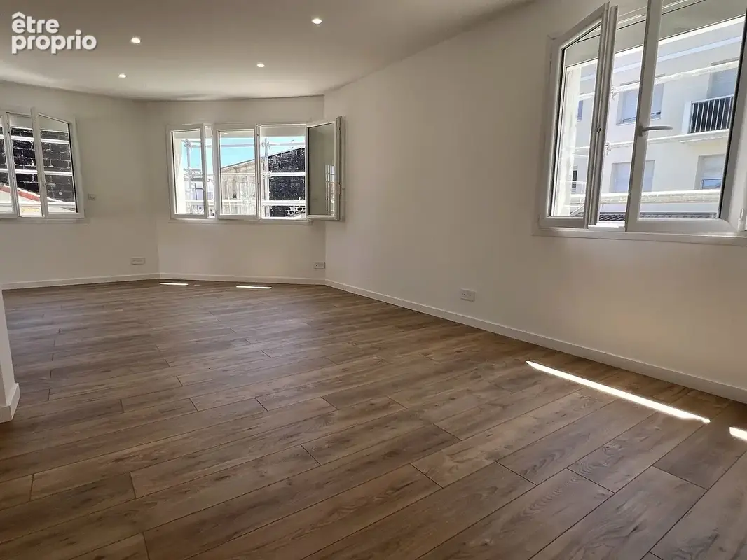CHARTRONS-BASSENS A FLOT GRAND T5 DE 118.64M2 renovation a neuf avec climatisation ET TERRASSE DE 62M2 - photo 10