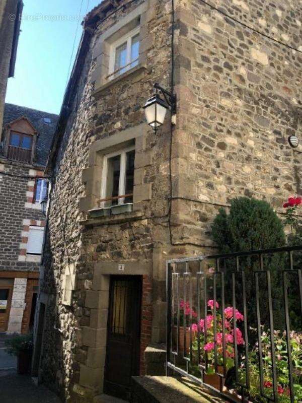 Maison à MUR-DE-BARREZ