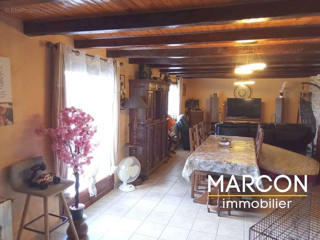 Maison 134 m² à Sainte-Feyre  - photo 6