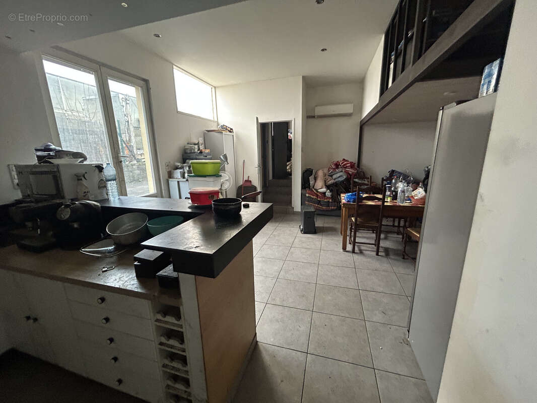 Commerce à DECINES-CHARPIEU