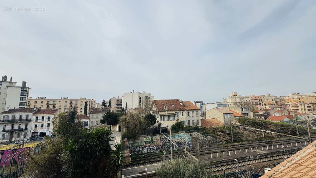 Appartement à MARSEILLE-4E