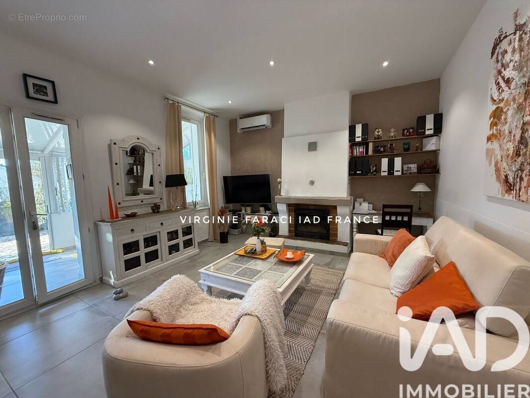 Photo 1 - Appartement à LE CASTELLET
