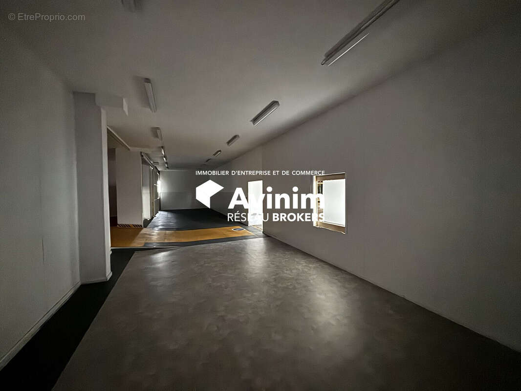 Commerce à MISEREY-SALINES