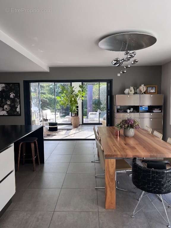 Maison à SAINT-JUST-SAINT-RAMBERT