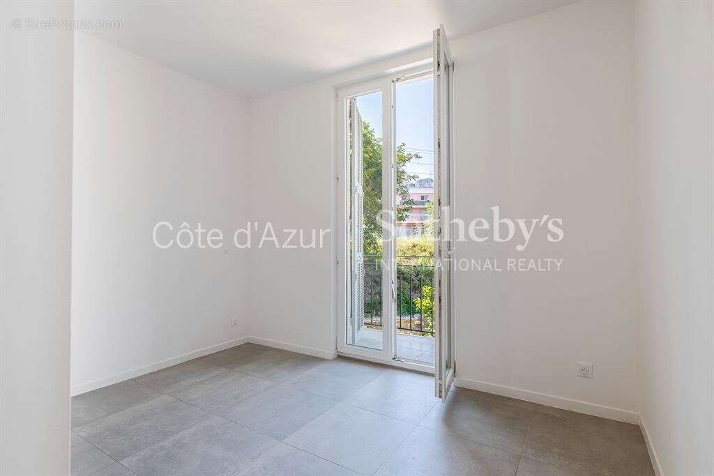 Appartement à ROQUEBRUNE-CAP-MARTIN