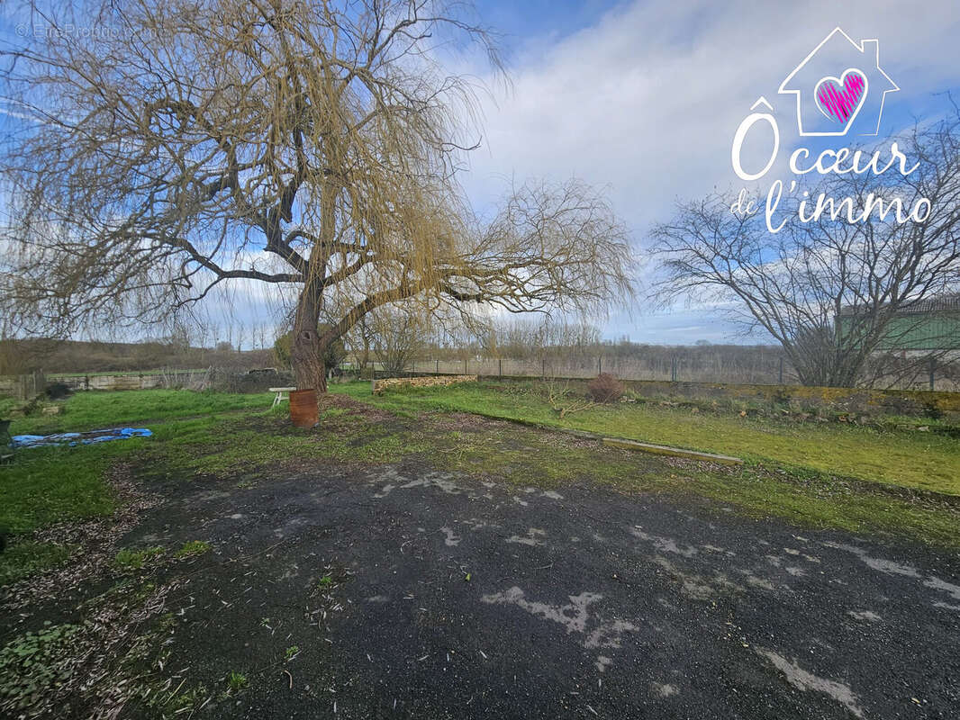 Maison à LES CERQUEUX
