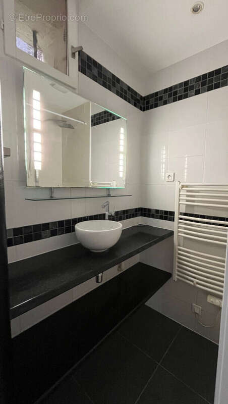 Appartement à PARIS-20E