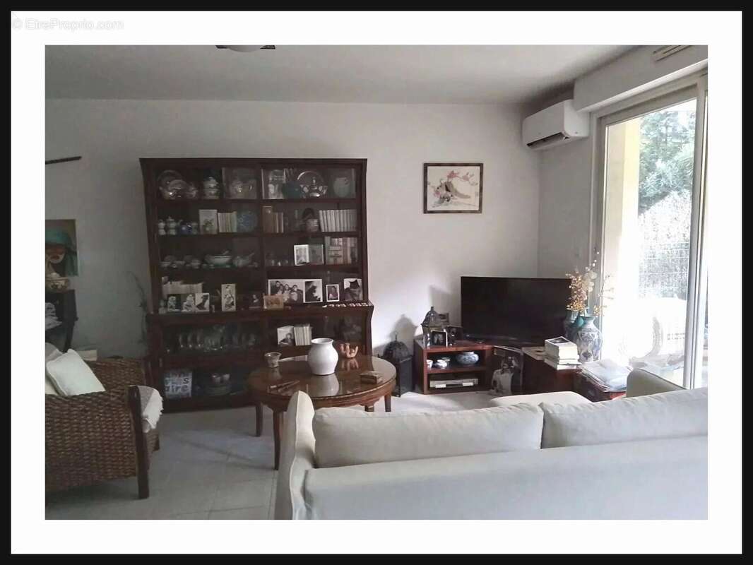 Appartement à BAGNOLS-SUR-CEZE