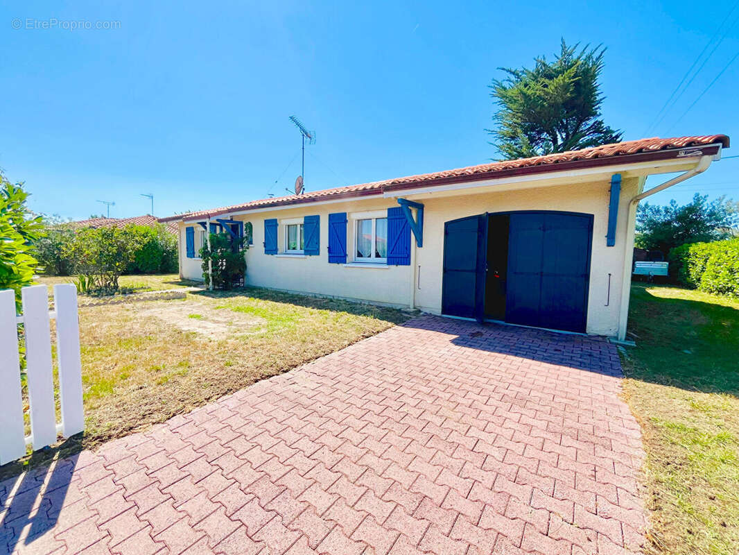 Maison T4 de plain-pied avec garage et piscine à vendre à Gujan-Mestras, quartier Meyran - photo 4