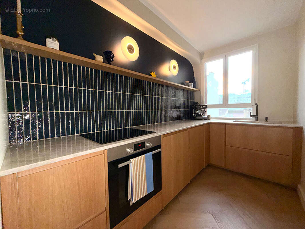 Appartement à PARIS-16E