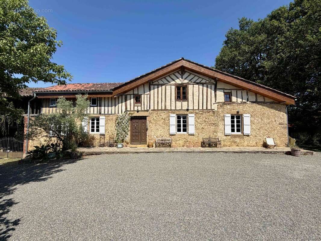 Maison à LE HOUGA