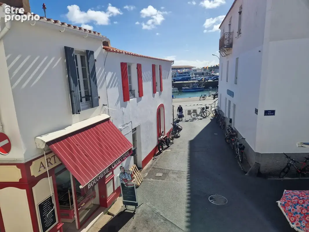 Bâtiment au coeur de Port Joinville avec appartement. - photo 3